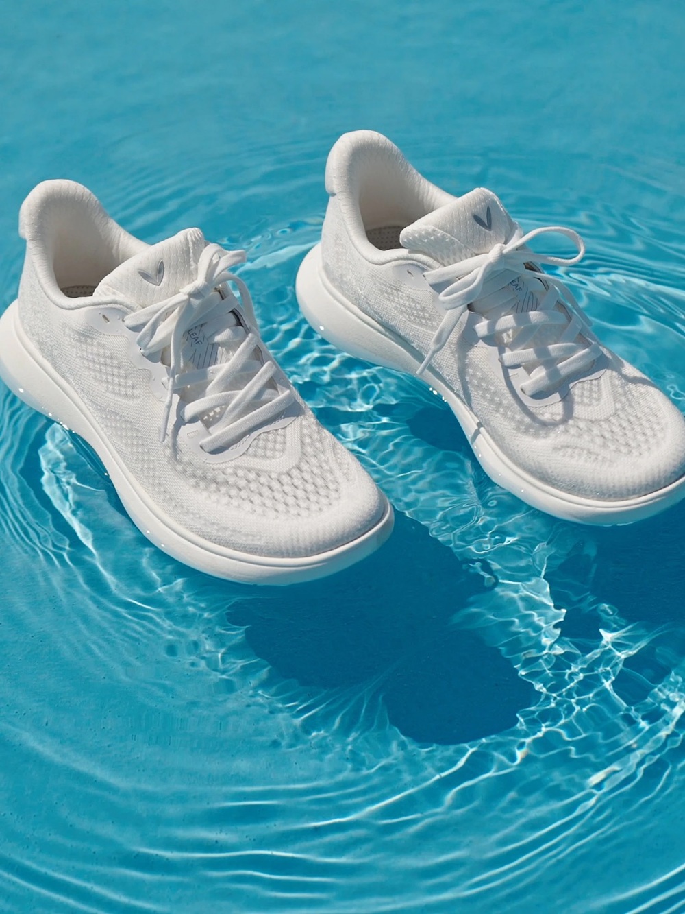 Vivaia U-Leaf Unisex Sneaker Slides Mesh White Sporty Style Size 38 Womens 7